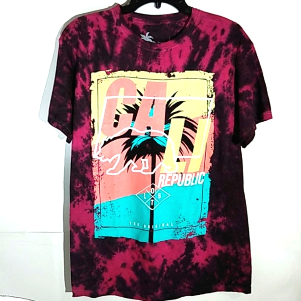 VIBES NWOT CALI REPUBLIC TEE SHIRT SIZE MEDIUM